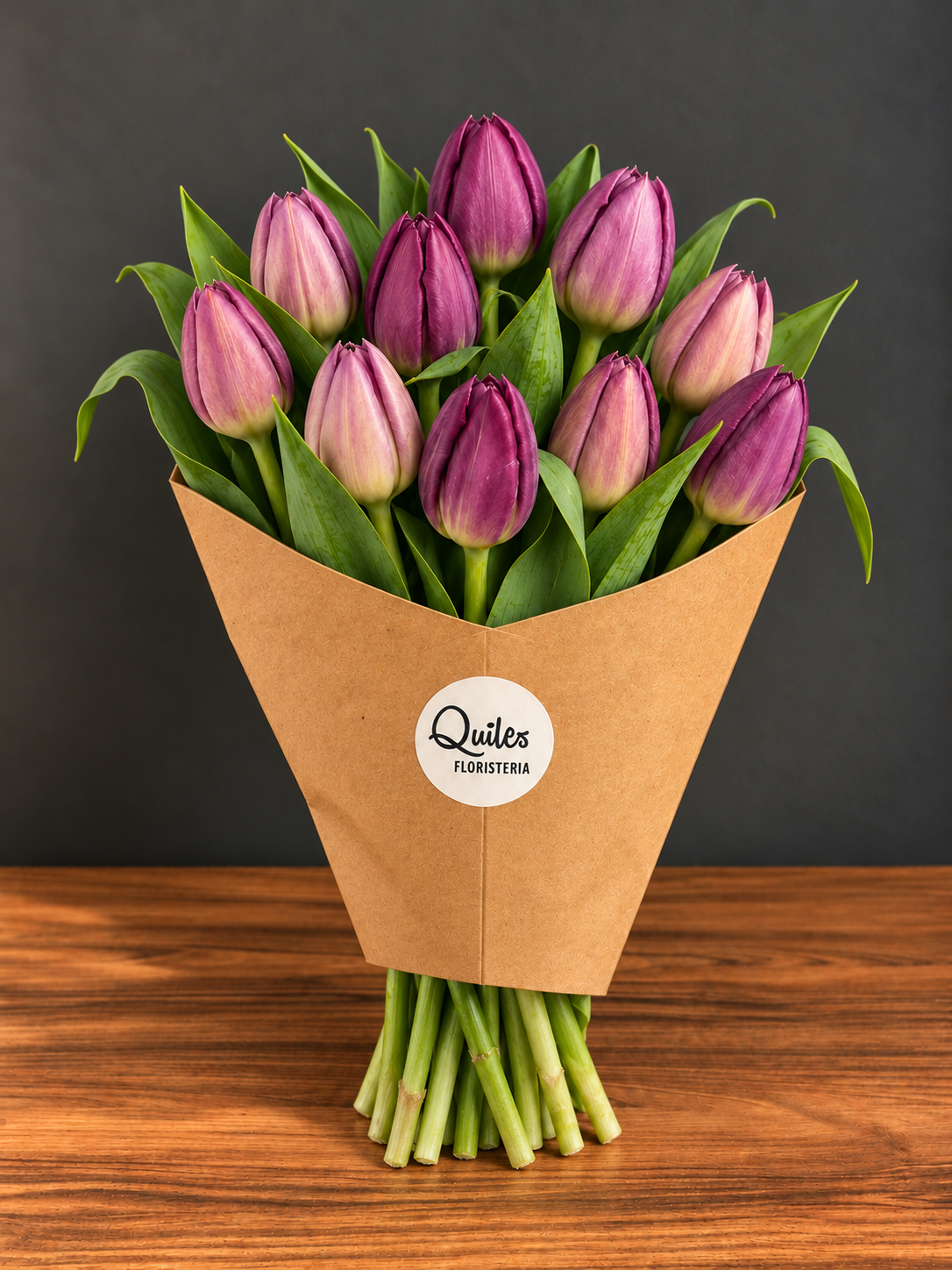Ramo de 10 Tulipanes en estuche