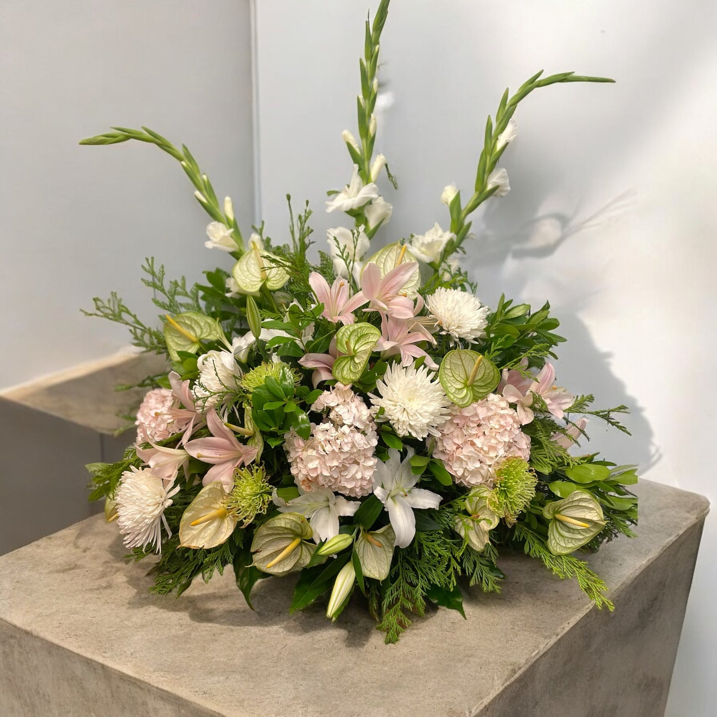 MEDIUM Center Various Flowers