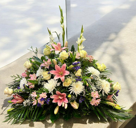 MEDIUM Center Various Flowers 