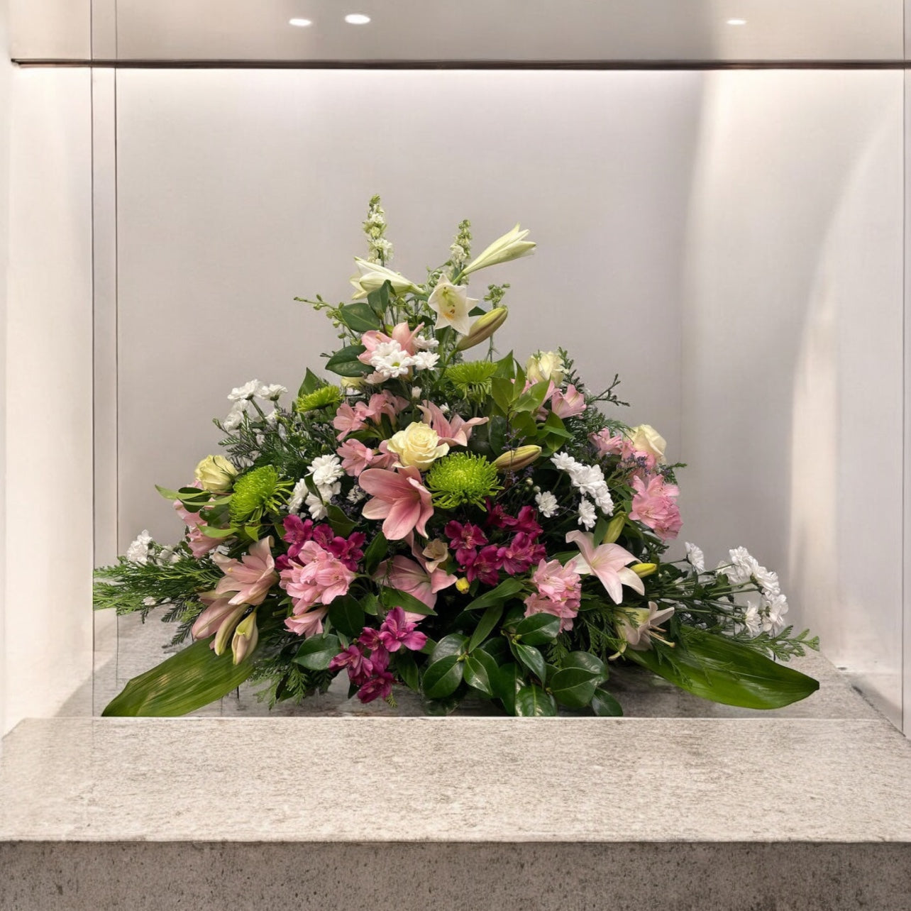 SMALL Centerpiece of Assorted Flowers